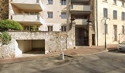 Fayet Denis, Pressing à Saint-Priest