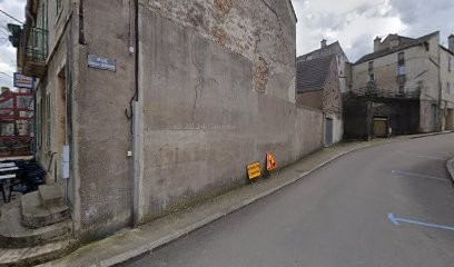 Thouard Dalila, Pressing à Avallon